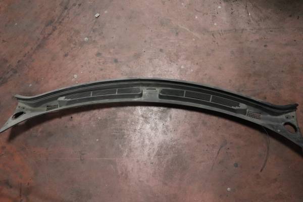 FORD CUSTOM 330 L 125 PS ÇIKMA PARÇA  ÖN CAM IZGARASI